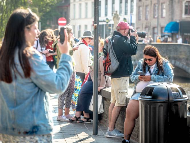 Wat moet door toeristen ‘overspoeld’ Brugge nu doen? “Dit krijgen we als een boemerang terug in ons gezicht”