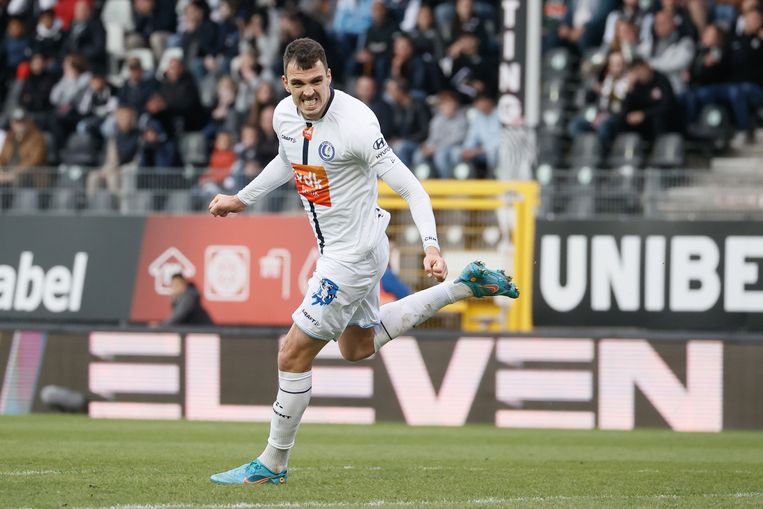 Darko Lemajic maakte het verschil met twee doelpunten. Beeld BELGA