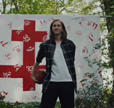 Nike neemt commercial op met Emma Meesseman: primeur in Europese vrouwenbasketbal