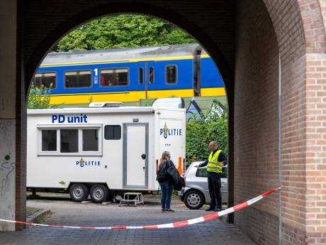 Verdachte moord op echtgenote: ‘Als nabestaanden komen, kom ik niet naar de zitting’