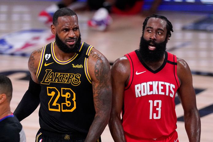 LeBron James (23) en James Harden (13).