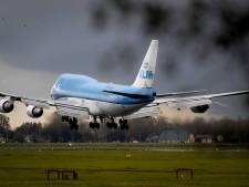 Vrouw baart baby tijdens KLM-vlucht