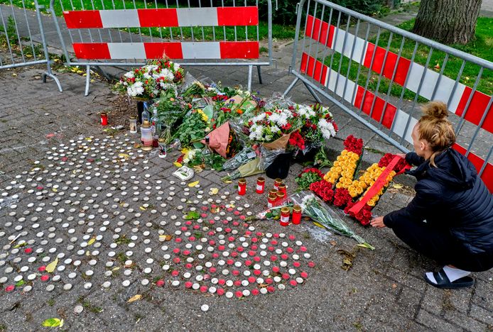 De gedenkplek voor Manuel Alvarez in de Aalbersestraat in Dordrecht.