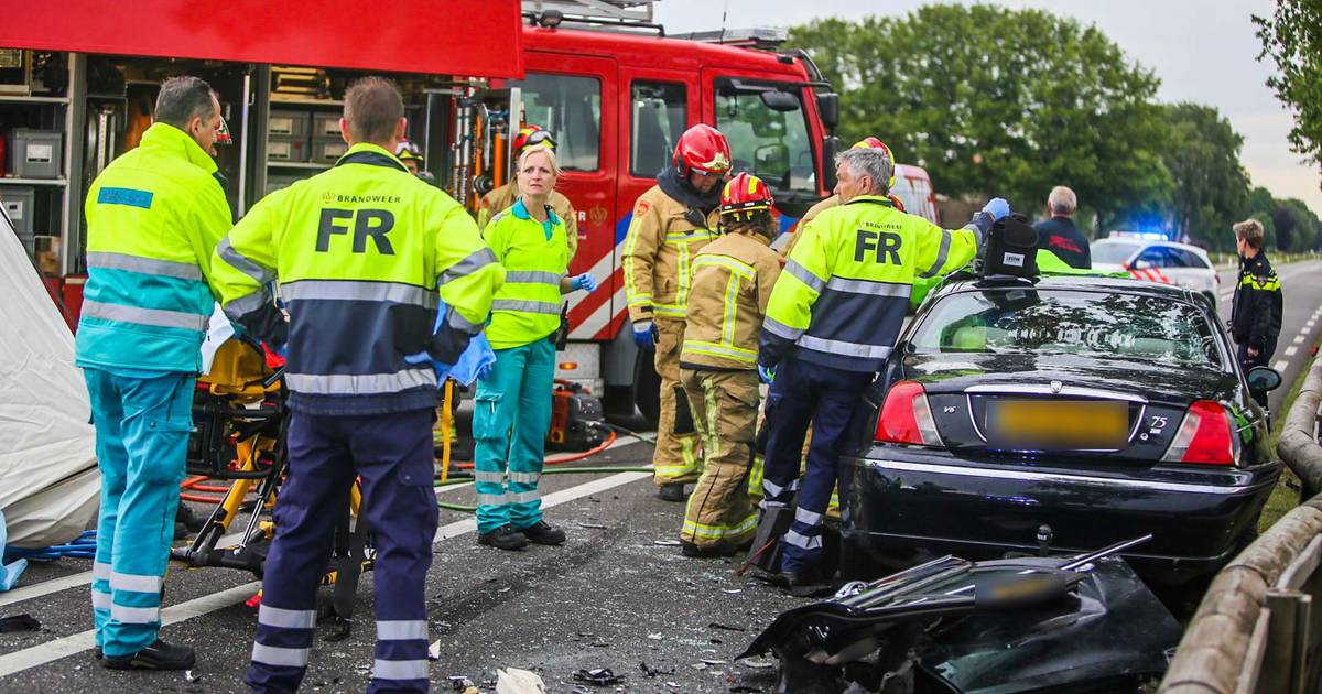 Twee ernstig gewonden na frontale botsing in Elsendorp, traumahelikopter opgeroepen