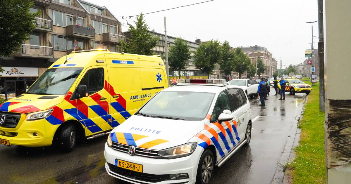Verkeer rond centrum Arnhem loopt vast na aanrijding met drie auto’s.