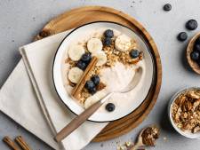 Wat Eten We Vandaag: Bananenbowl met pangranola en blauwe bessen