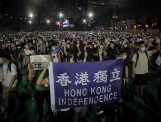 Politie Hongkong arresteert betogers in zwarte kledij tijdens herdenking Tiananmen