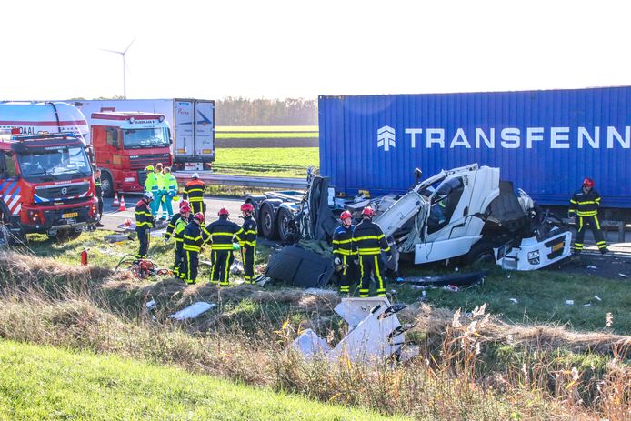 Man 56 Uit Duitsland Komt Om Bij Aanrijding Tussen Twee Vrachtwagens Op A4 Bij Bergen Op Zoom Zeeuws Nieuws Pzc Nl