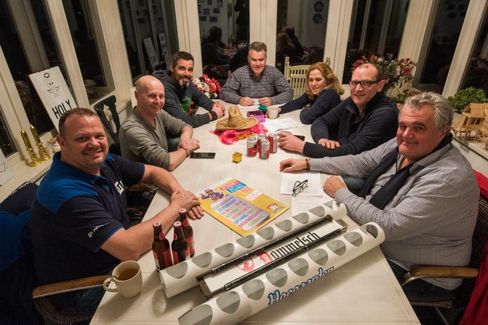 Het organisatiecomité wil carnaval in Dommelen opfrissen.