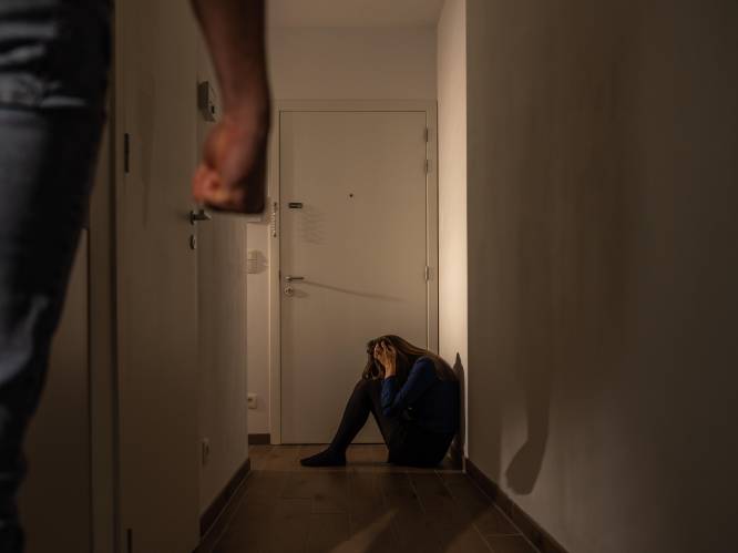 Voorwaardelijke celstraf maar effectieve boete voor partnergeweld: “Bereid een cursus agressiebeheersing te volgen”