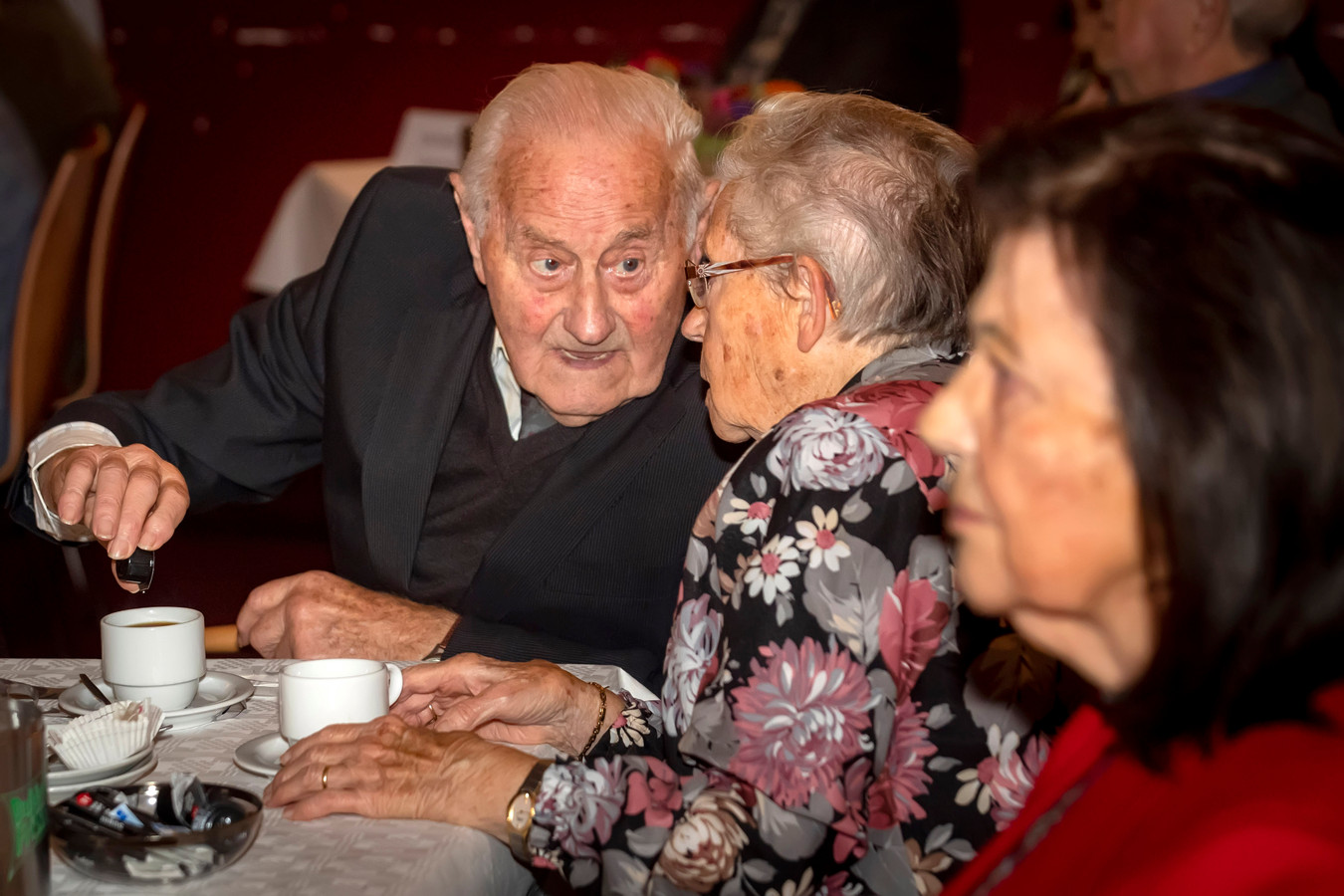 Echtparen die dit jaar of vorig jaar hun 60-, 65- of zelfs 70-jarig huwelijk vier(d)en, worden uitgenodigd door de gemeente Steenbergen. Op vrijdag 15 oktober is er speciaal voor hen een feestelijke middag in de theaterzaal van gemeenschapshuis ’t Cromwiel.