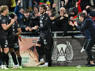 KV Oostende-coach Dominik Thalhammer sakkert om rode kaart: “Met elf tegen elf winnen we”