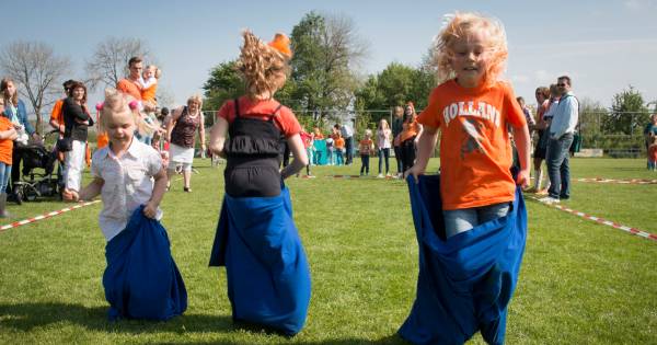 School met de Bijbel laat koningsspelen aan zich voorbijgaan