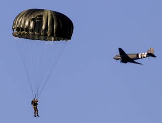 Buitenlandse militair zwaargewond bij parachutesprong op Texel