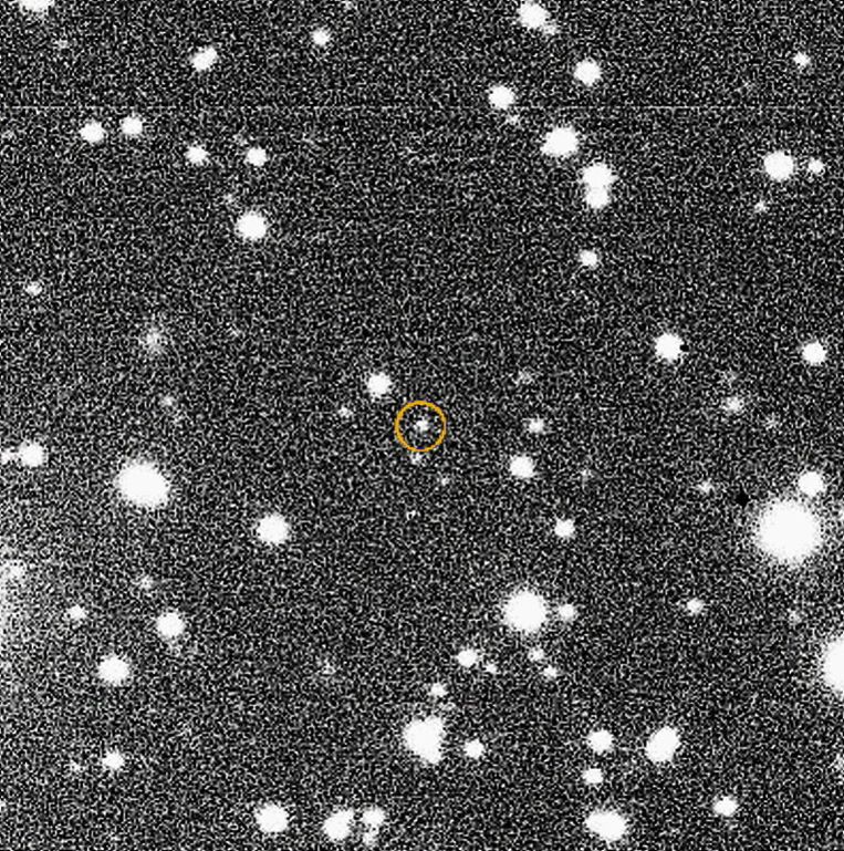 Opname van de kosmische spookrijder (in het gele cirkeltje). Beeld PanSTARRS
