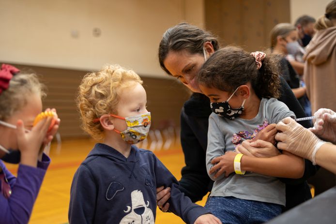 In de Verenigde Staten worden de vaccins bij min 12-jarigen al toegediend.