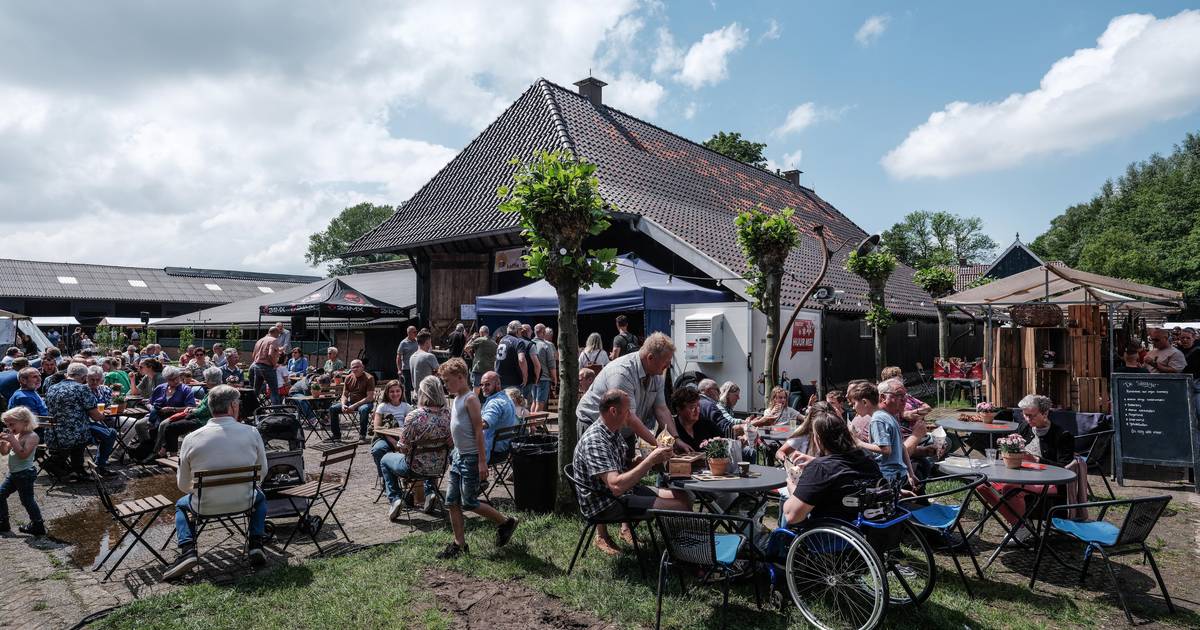 Streekproducten zijn mateloos populair op markt in Lievelde