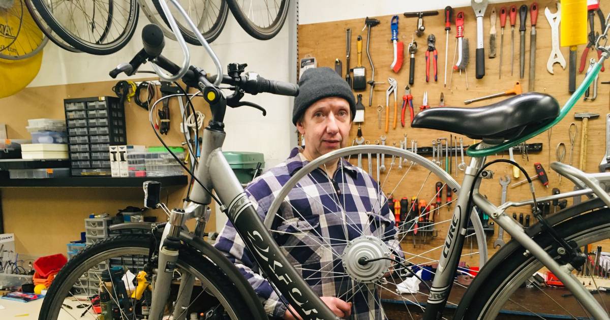 automaat Misverstand Bijbel “Wie handig is, kan zijn gewone fiets zelf ombouwen tot een elektrische”:  fietsenmaker legt uit hoe je dat aanpakt en hoeveel dat dan kost | MijnGids  | hln.be
