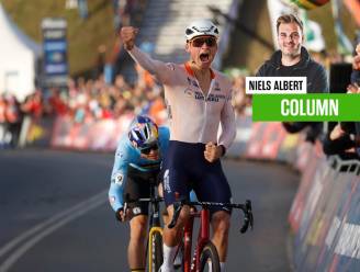 Niels Albert fileert de WK-sprint tussen Van Aert en Van der Poel: “Ik had ‘m toch toegeschreeuwd: ‘Opdraaien en meteen beginnen!’”