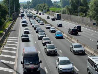 Motorcompartiment brandt uit op E40