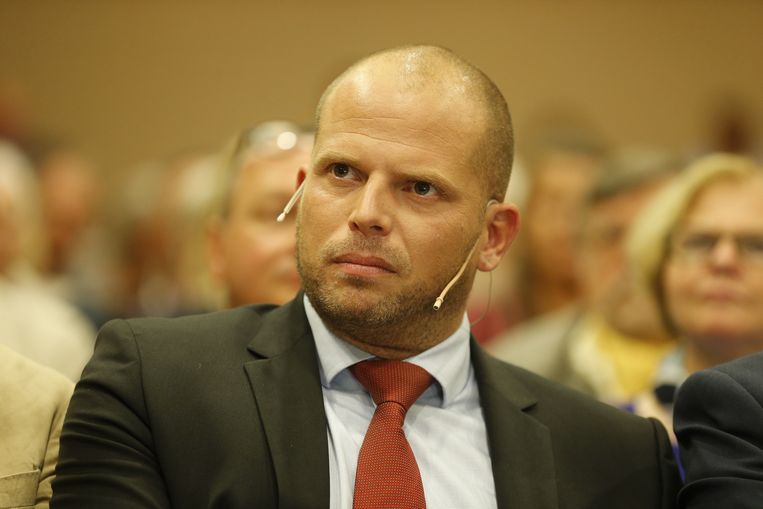 Francken positief over EUvoorstel om vluchtelingen te hervestigen 