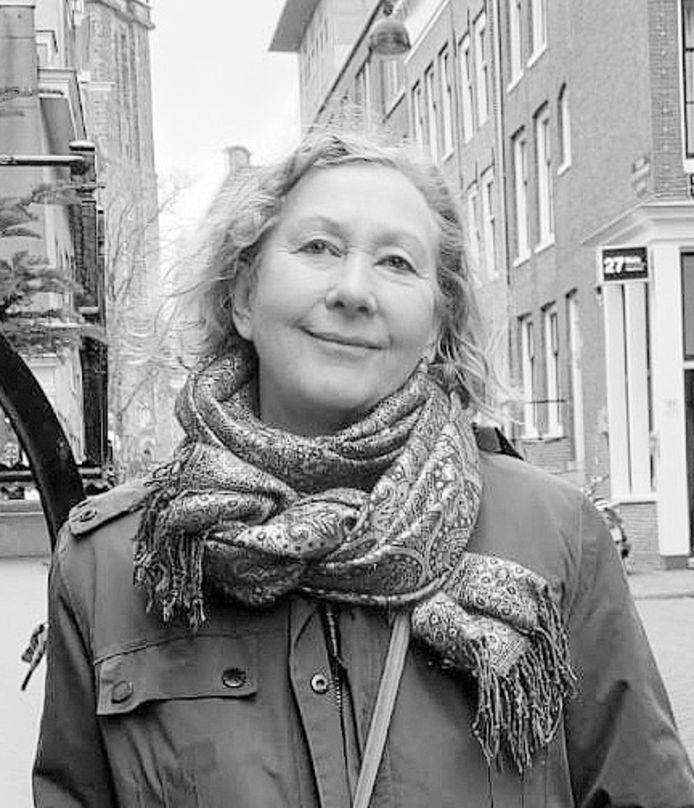 Ineke Dijkstra, coördinator spelinlopen bij welzijnsorganisatie Dynamo, namens de bewonerscomissie van de 29 sociale huurders.