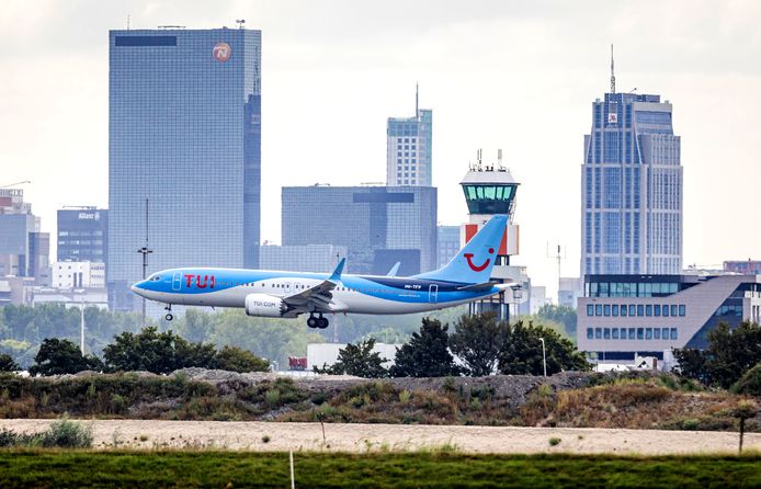 Vliegtuigen op Rotterdam The Hague Airport.