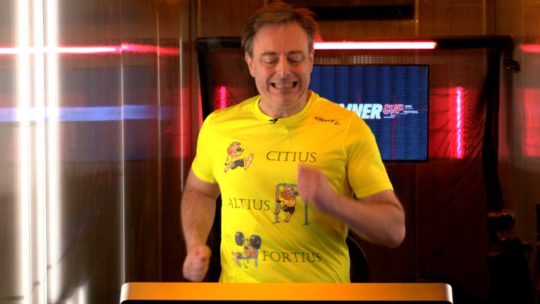 Bart De Wever in De Container Cup Beeld Play4