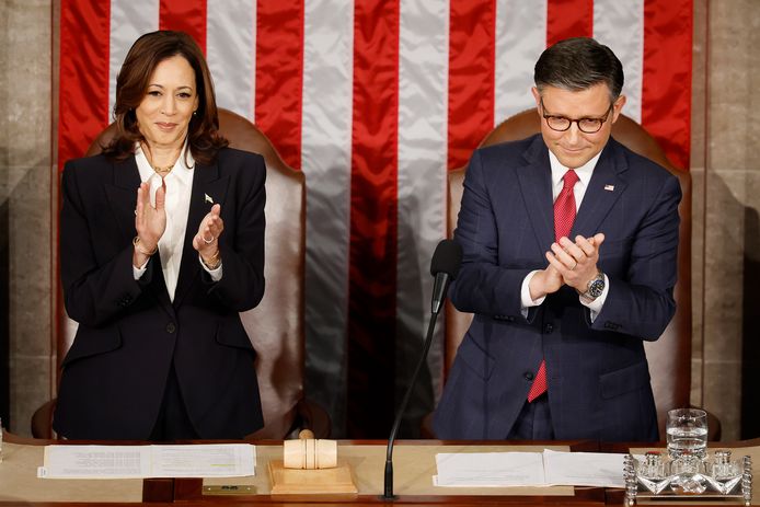 De Amerikaanse vicepresident Kamala Harris en Speaker of the House Mike Johnson.