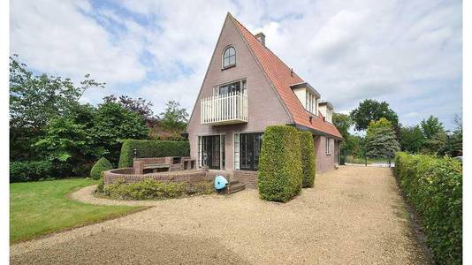 Thomas Berge Geeft Amsterdam Op Voor Villa In Vinkeveen Show