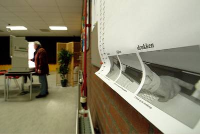 Gedoe om ontbrekend stembureau in Helwijk en twee brieven over een pendeldienst naar Willemstad