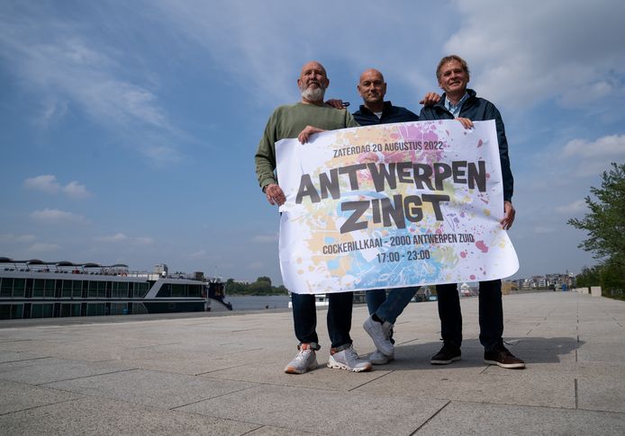 Organisatoren Alain Roels en Wim Van der Borght met gastheer Marc Dhollander.