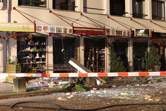 De schade bij de Poolse supermarkt was gigantisch.