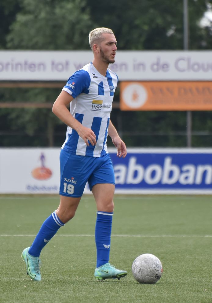 Ruben de Jager had bij Hoek nog bijna de assist op de 1-1 tegen Staphorst, maar ploeggenoot Giovanni Delannoy kwam net tekort om te scoren.