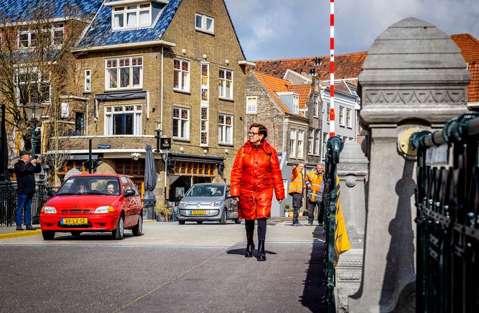 Zaterdag konden de eerste fietsers -en voetgangers de Engelenburgerbrug weer over; sinds maandag ook het autoverkeer weer