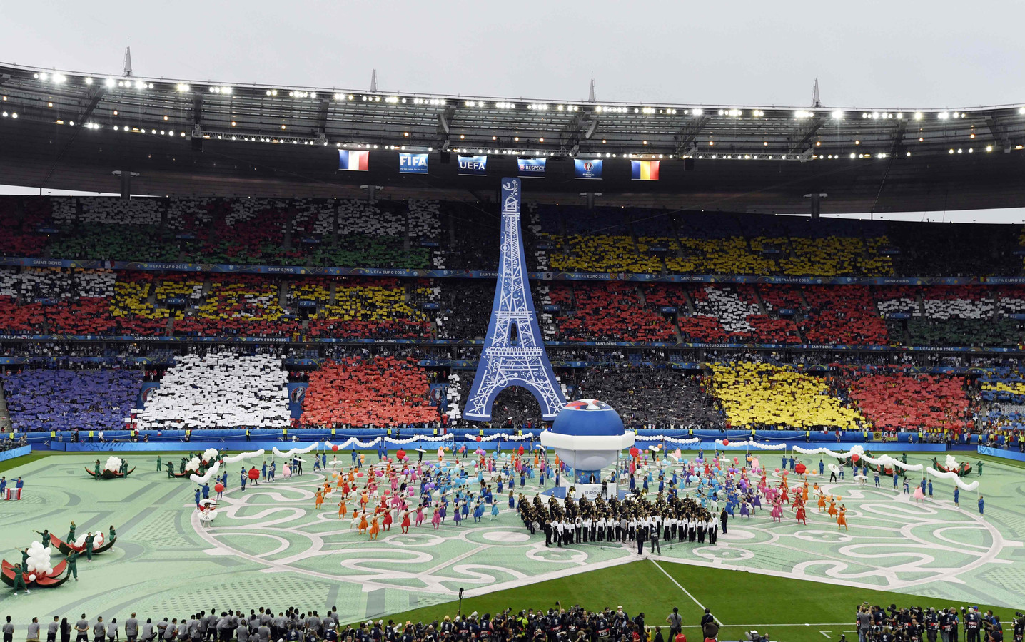 La cérémonie d'ouverture de l’Euro qui a débuté le 10 juin 2016 au Stade de France à Paris.