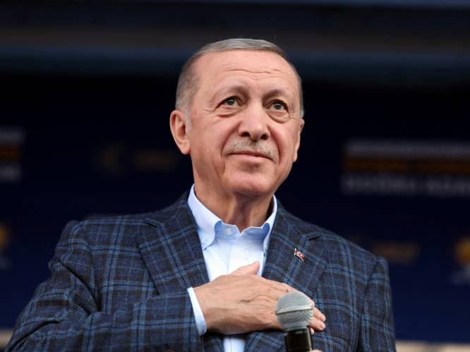 Erdogan pauzeert verkiezingscampagne wegens problemen met gezondheid