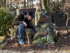 Kees (35) verloor zijn broertje, broer en moeder: ‘Net een familiefoto waarop steeds een persoon vervaagt’