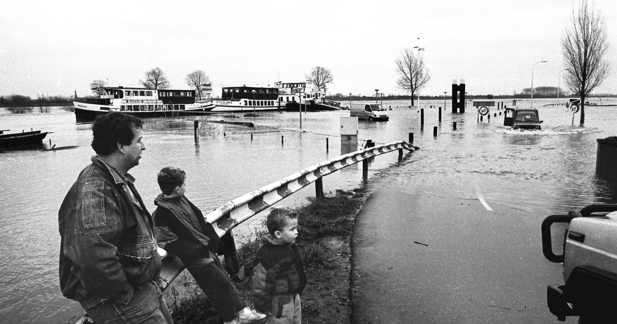 De evacuatie in vogelvlucht, wat gebeurde er ook alweer? 'Het verloopt ordelijk, mensen zeuren niet'