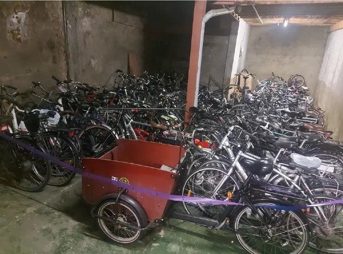 Lieve adopteren lip Opnieuw fietsenwinkel met gestolen tweewielers gesloten in Berchem: politie  arresteert ijverige dief | Antwerpen | hln.be