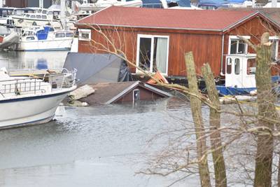 Vakantiewoning zinkt in jachthaven De Bijland in Tolkamer