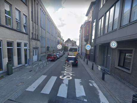 8 dagen rijverbod én boete voor gestresseerde vader die huilende zoon op 1 september afzet aan nieuwe school