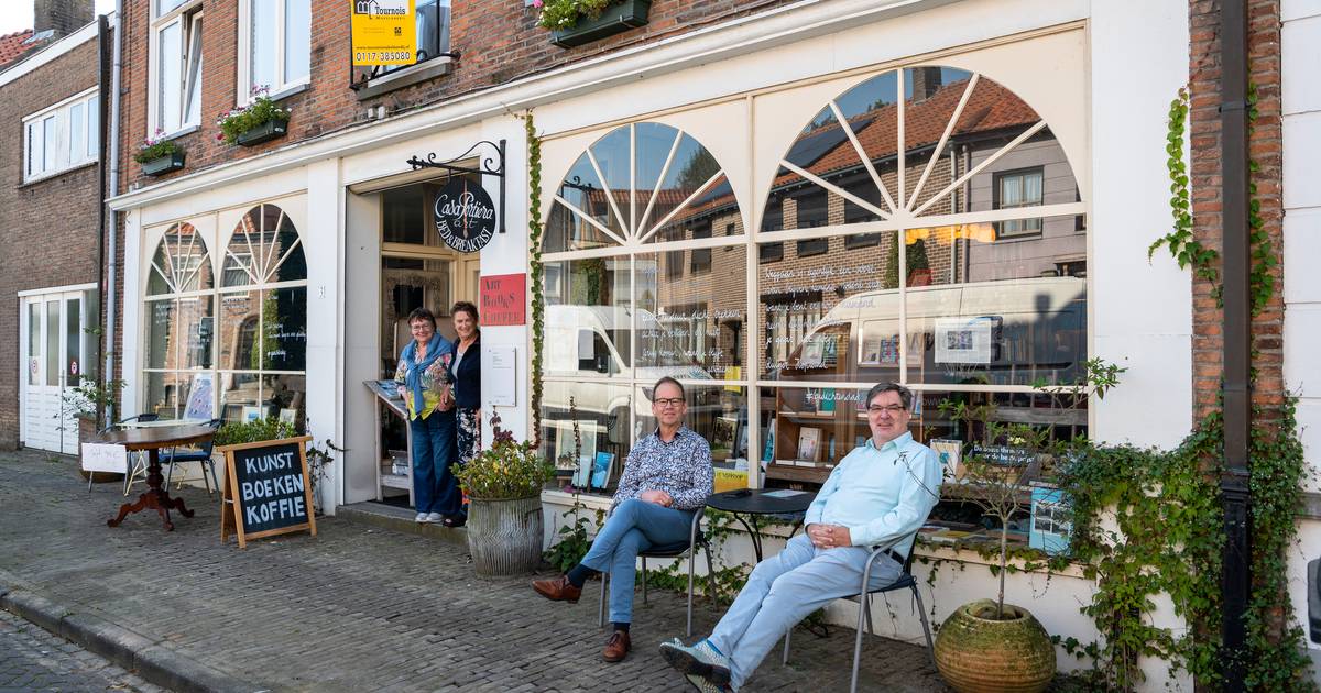 En weer raakt Aardenburg een winkel kwijt; boekenwinkel annex galerie annex dichterspodium Casa Port