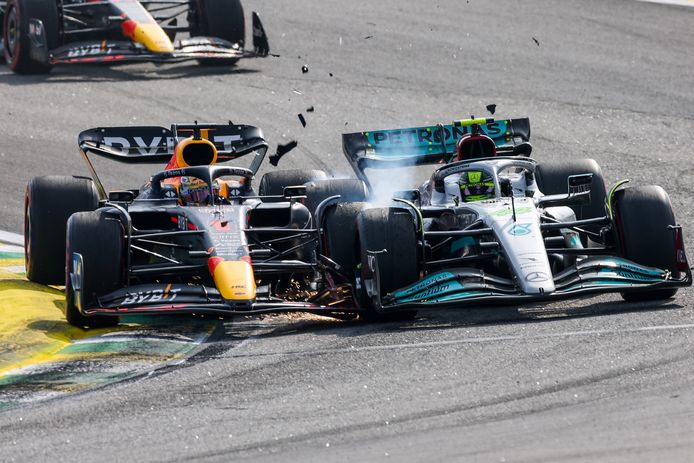 Max Verstappen en Lewis Hamilton raakten elkaar vorig jaar op Interlagos.
