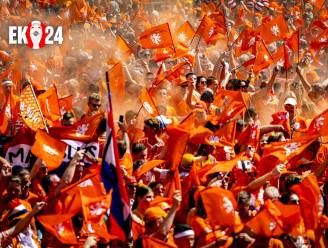 KIJK. Onze man in Berlijn volgt het Hollandse legioen en dompelt zich onder in de Oranjegekte