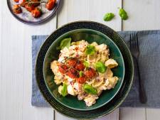 Wat Eten We Vandaag: Pasta met feta en tomaatjes uit de oven