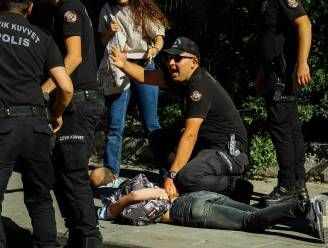 Turken zetten traangas in tegen deelnemers Pride Parade