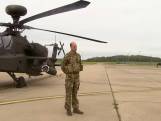 Prins William vliegt in Apache-helikopter als kolonel