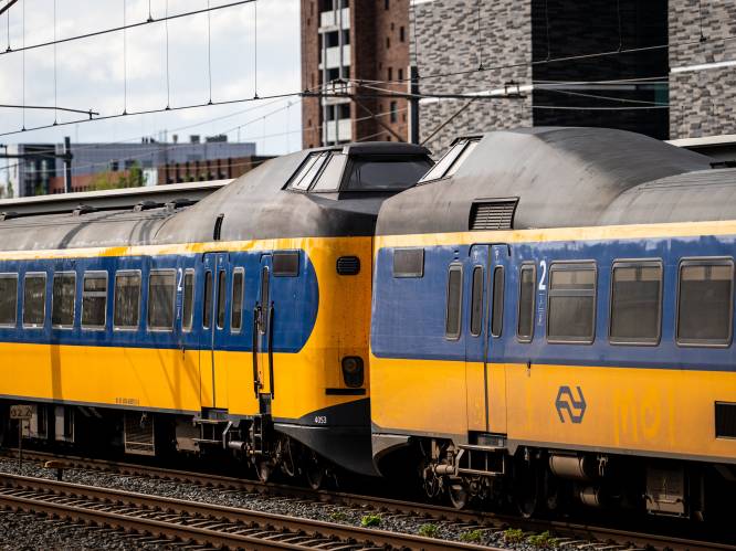 NS zet treinen zaterdagavond drie minuten stil na mishandeling conducteur: ‘Klaar met geweldplegers’