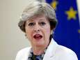 Aanslag op Britse premier May verijdeld: "Daders wilden deur Downing Street opblazen en May ombrengen met messen"